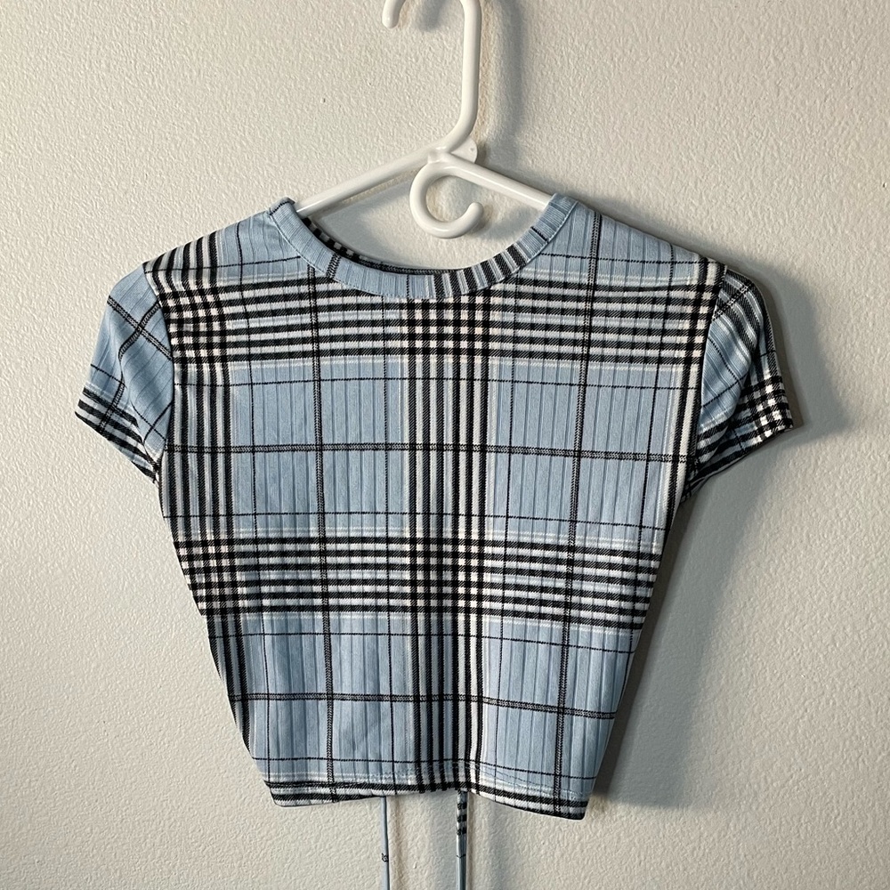 Medium Love Streak Blue Black and White Crop-top With Open Back